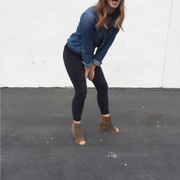 Olive suede open toe booties - Picture 3 of 3